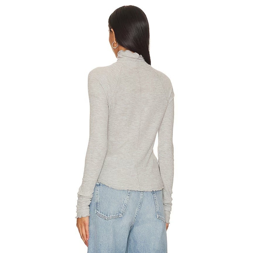 Free People Make It Easy Thermal Heather Ruffled Long Sleeve Top Grey Size M NWT - Picture 3 of 5